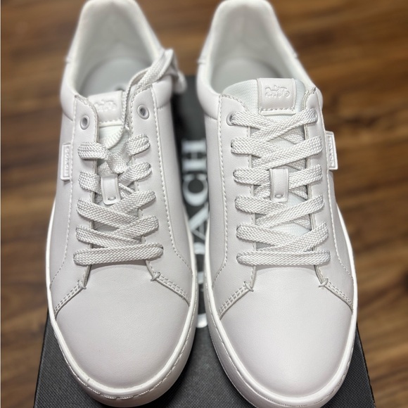 Coach Lowline low-top sneaker in optic white leather, Size 7D, new in box - Picture 3 of 7
